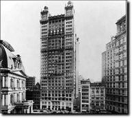 Il Park Row Building, ultimato nel 1899 e alto 119 metri, il primo palazzo a sfidare ufficialmente in altezza gli edifici di New York.